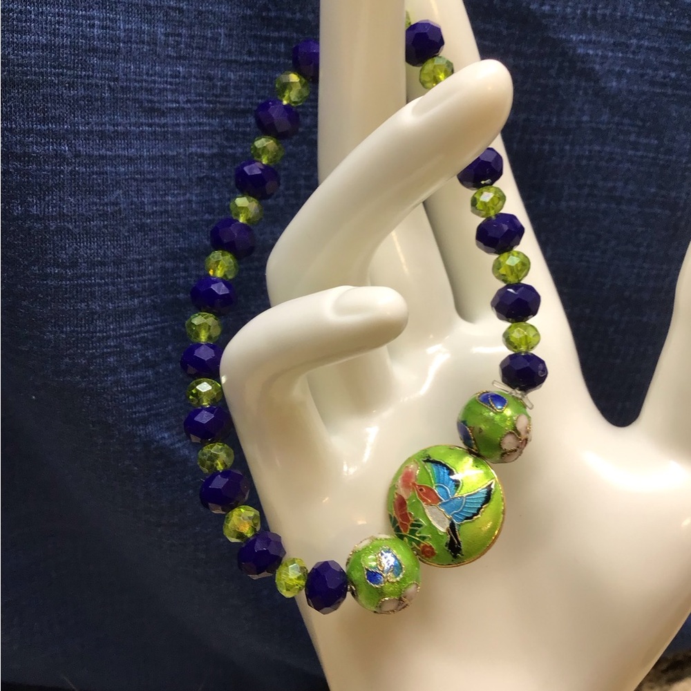 Elegant Blue and Green Beaded Bracelet - Picture 1 of 1